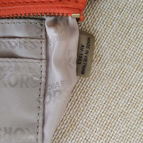 Michael Kors Fuchsia Colored Wristlet - Picture 3 of 10